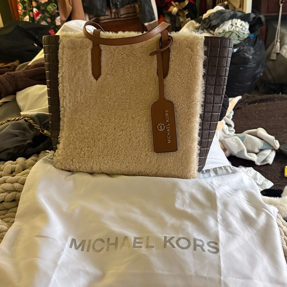 NWT $398 Michael Kors Sinclair Tote Shearling Leather MK Logo - Picture 8 of 8